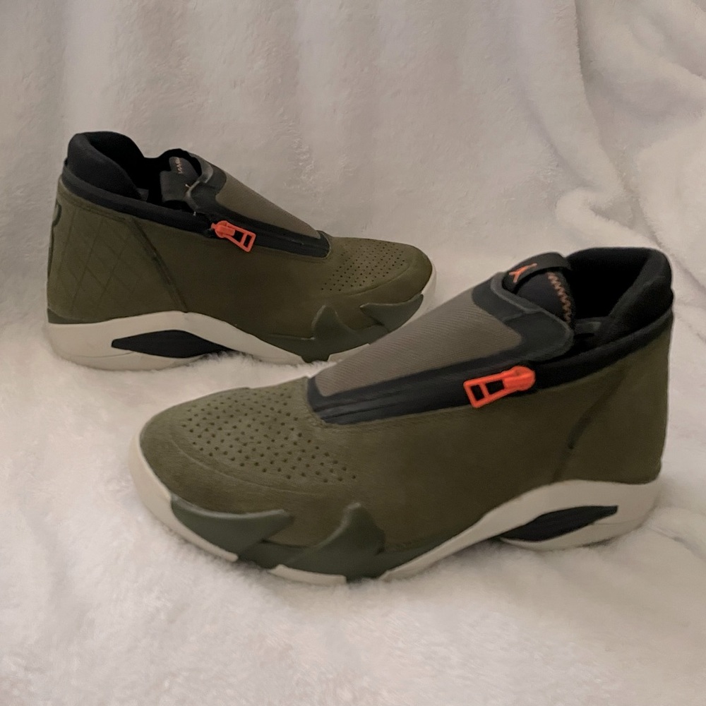 Mickael Jordan Air Sage Green Sneakers Size 7